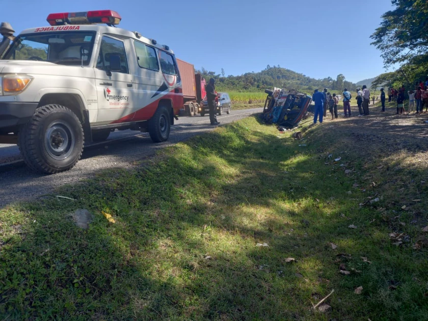 The scene off accident along Londiani - Muhoroni Road. Photo/Kenya Red Cross.