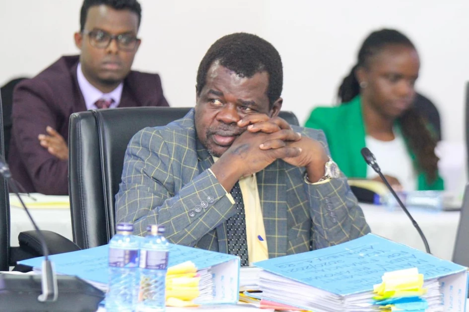 File image of Busia Senator Okiya Omtatah.