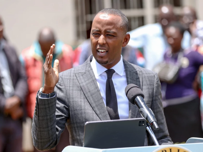 State House Spokesperson Hussein Mohamed addresses a press conference at the NCPB depot in Kisii County on March 22, 2023. | @HusseinMohamedg/Twitter