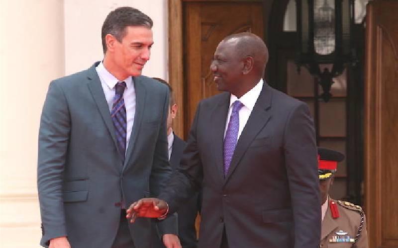 Spanish PM Pedro Sanchez (left) with President William Ruto at State House in Nairobi on October 25, 2022 with delegation and investors from Spain.