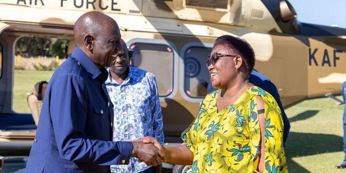 President William Ruto shaking hands with Meru Governor Kawira Mwangaza flanked by DP Rigathi Gachagua on January 27, 2024