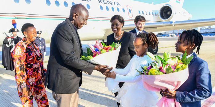 A photo of President Ruto alongside First Lady, Rachel Ruto arrive in Italy on January 28