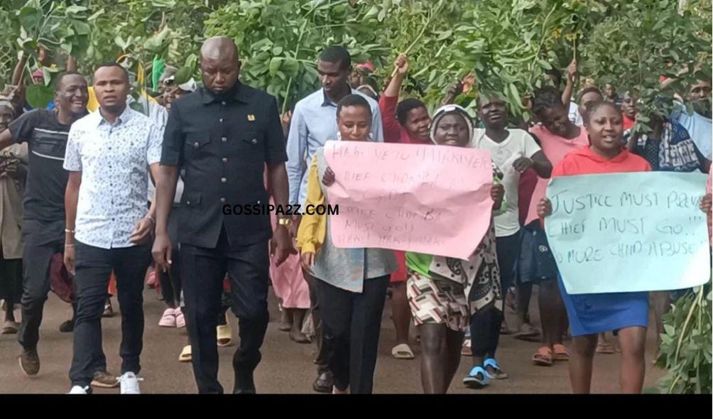 Kirinyaga Senator James Murango and Woman Representative Njeri Maina storm into Baricho Police Station on Friday, February 23, 2024