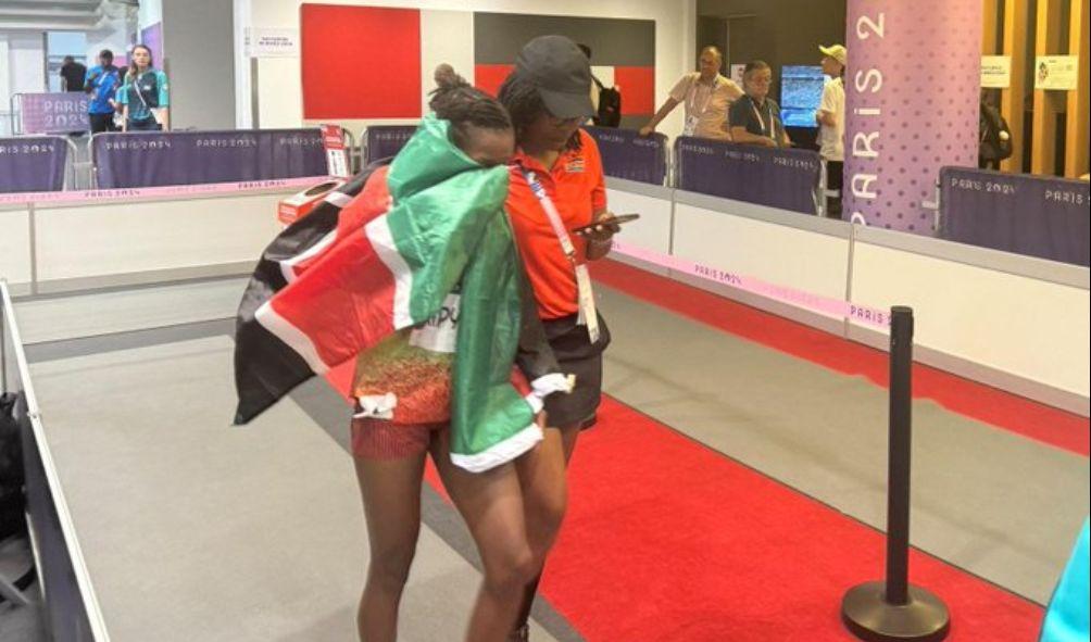 Faith Kipyegon crying after being disqualified