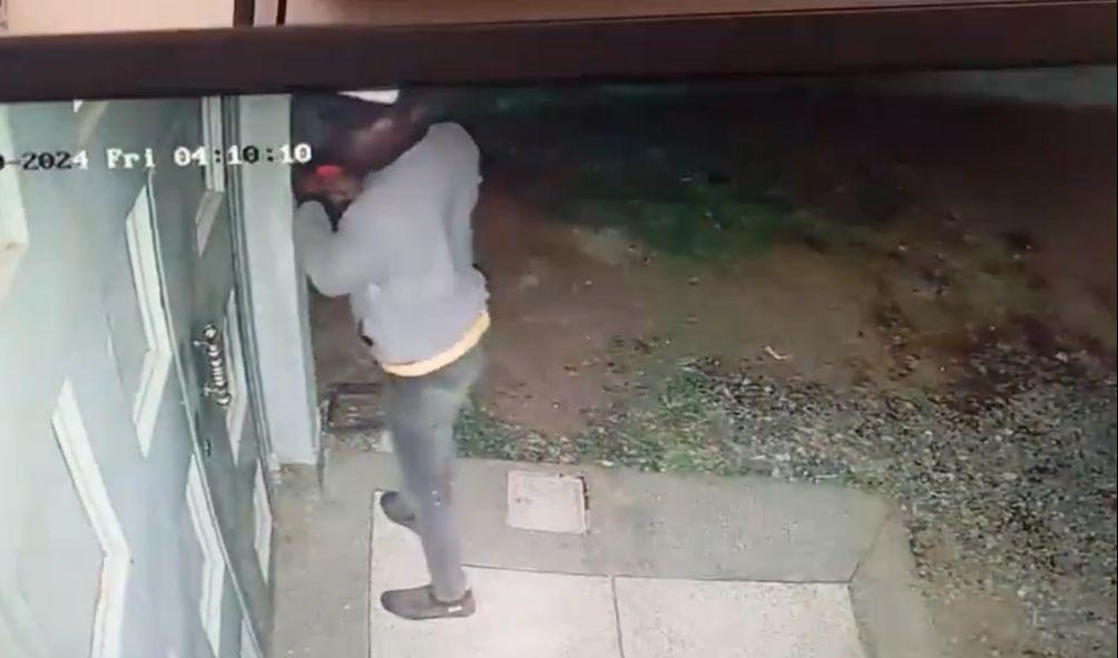 Night Stalker: CCTV Shows Notorious Criminal Near Weithethie Estate (VIDEOS)